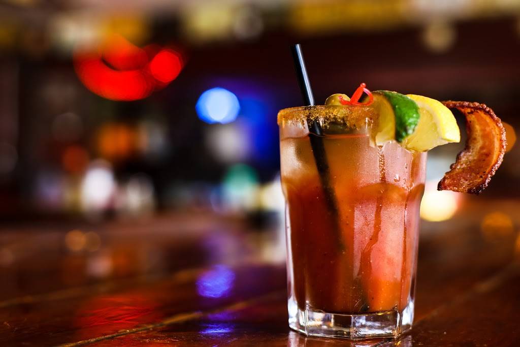 Gilhooleys Restaurant and Oyster Bar 18+ | restaurant | 222 9th St, San Leon, TX 77539, USA | 2813393813 OR +1 281-339-3813