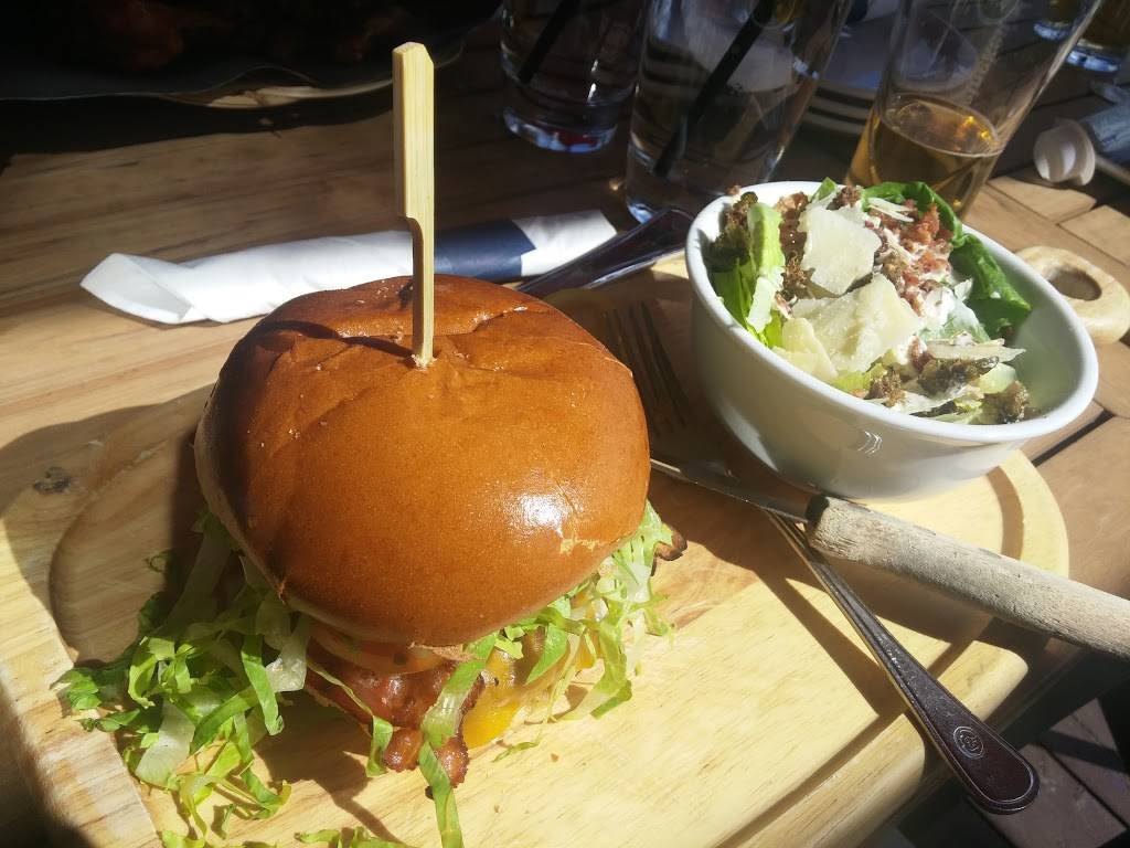 La Cage - Brasserie sportive | restaurant | 340 QC-117, Mont-Tremblant, QC J8E 2X3, Canada | 8194290009 OR +1 819-429-0009