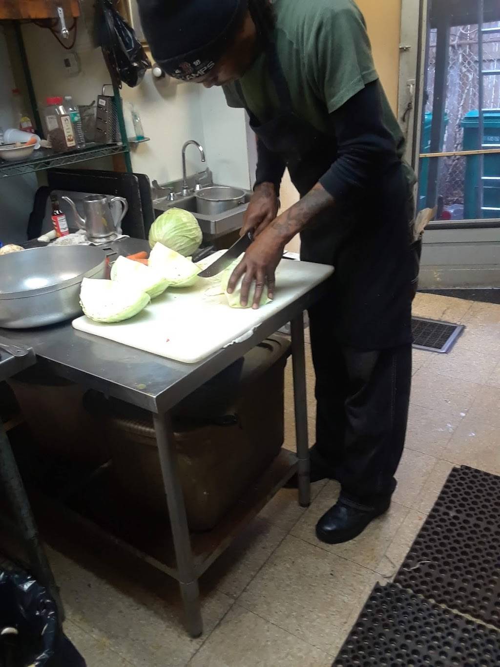 D and G Jamaican Cuisine | restaurant | 5 Preston St, Springfield, MA 01109, USA | 4137463642 OR +1 413-746-3642