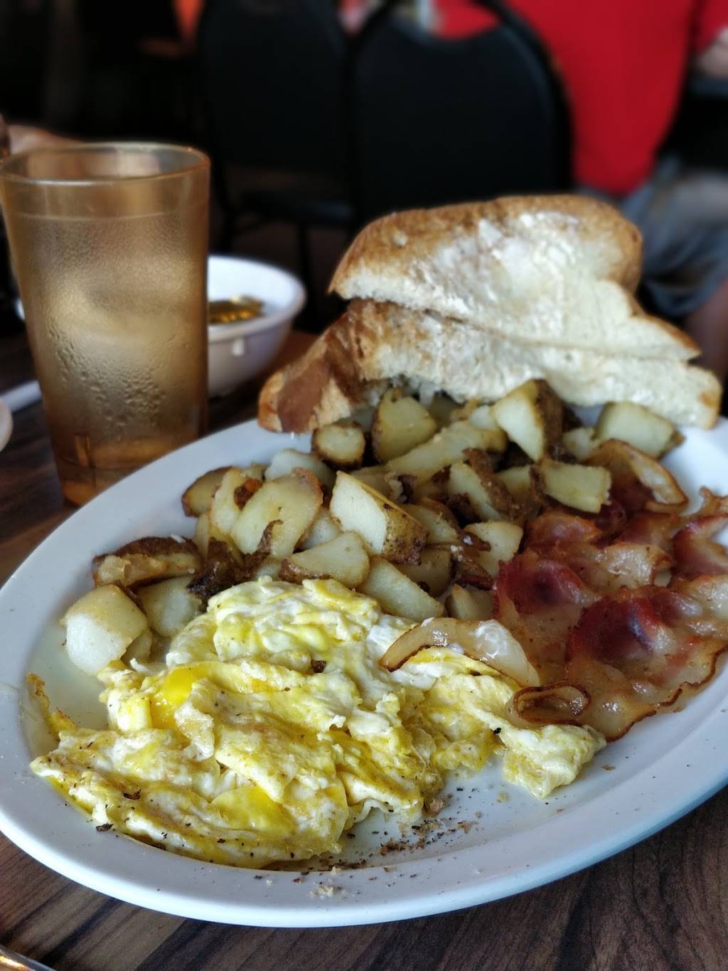 Lumberjack Inn | restaurant | 76 Main St, Tupper Lake, NY 12986, USA | 5183592910 OR +1 518-359-2910