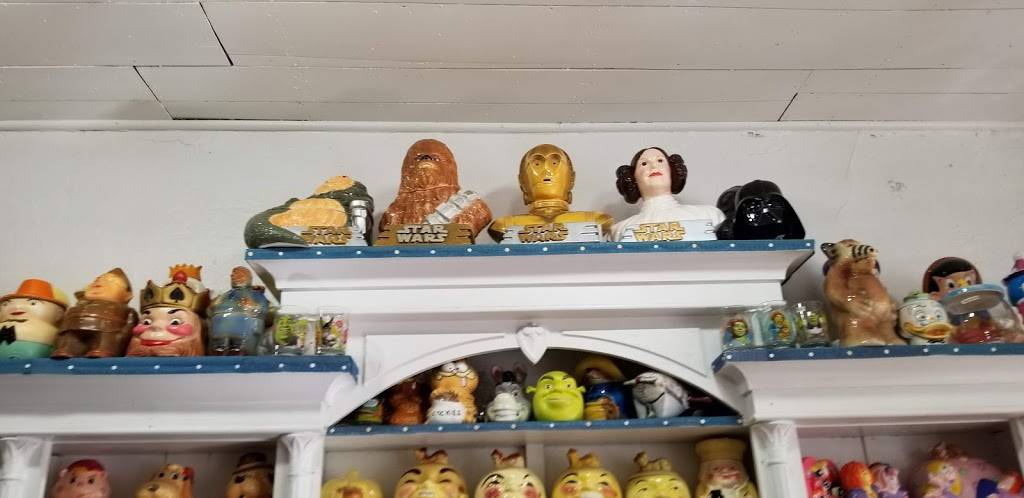 Grannies Cookie Jars & Ice | restaurant | 19041 Lovers Ln, Metamora, IN 47030, USA | 7656471966 OR +1 765-647-1966