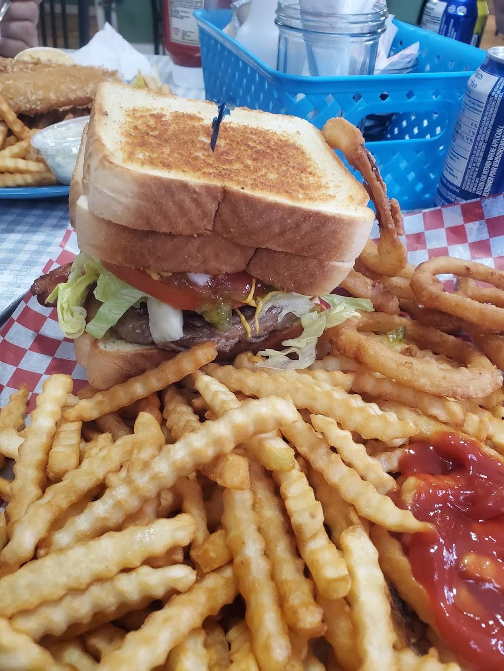 Gilberts Country Cafe | cafe | 407624 Grey County Rd 4, Maxwell, ON N0C 1J0, Canada | 5199221007 OR +1 519-922-1007