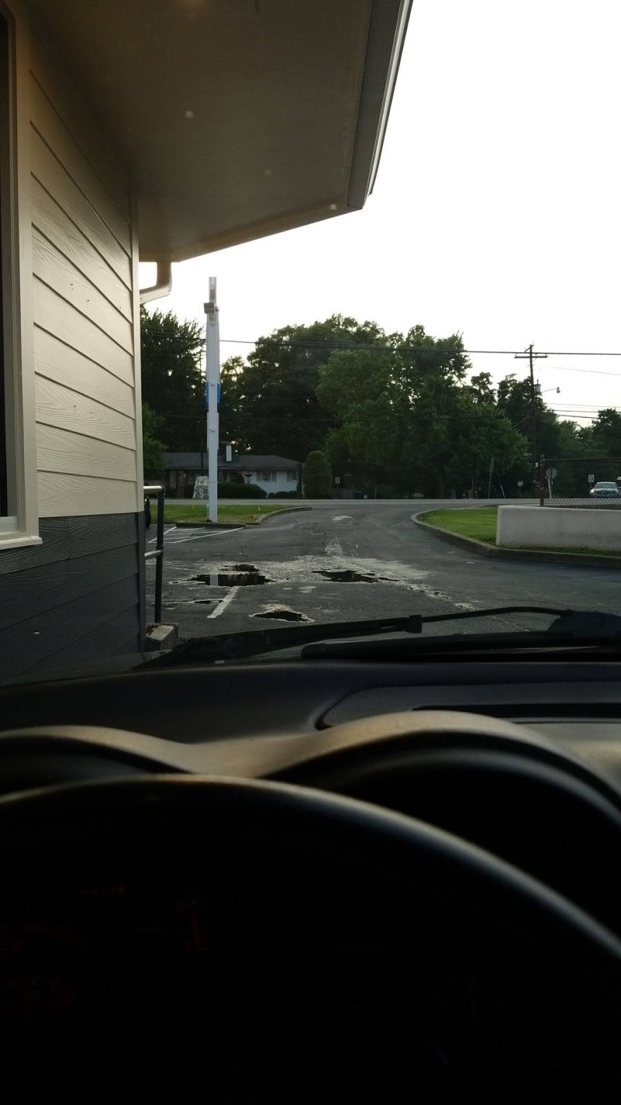 Captain Ds | restaurant | 10101 Dixie Hwy, Louisville, KY 40272, USA | 5029357350 OR +1 502-935-7350