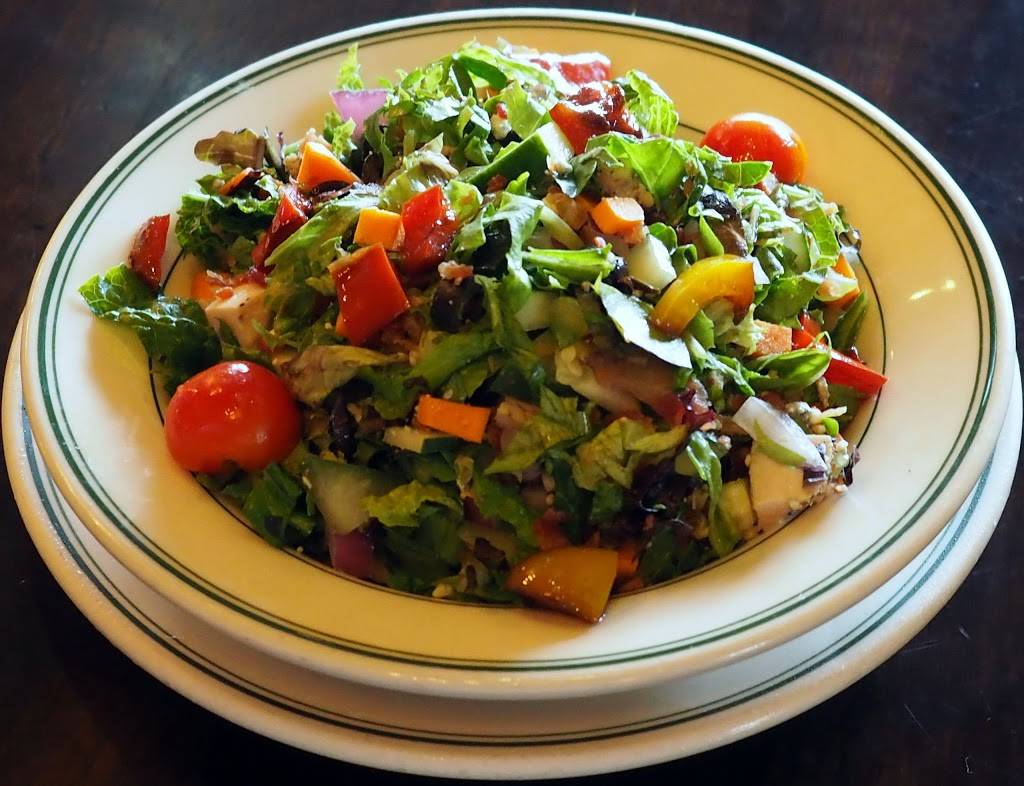 Ginos East Rosemont | restaurant | 9501 W Devon Ave, Rosemont, IL 60018, USA | 8478253333 OR +1 847-825-3333