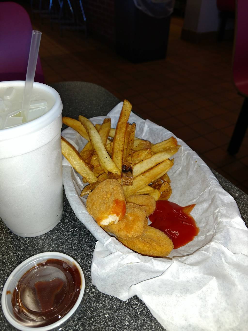 Jeffs Burgers, Dogs & Shakes | restaurant | 2550 Onslow Dr, Jacksonville, NC 28540, USA | 9109892500 OR +1 910-989-2500