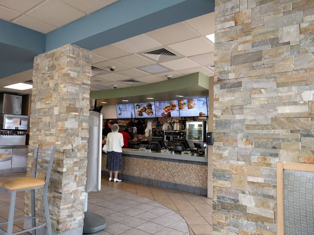 McDonalds | cafe | 6860 Market St, Wilmington, NC 28411, USA | 9103926757 OR +1 910-392-6757