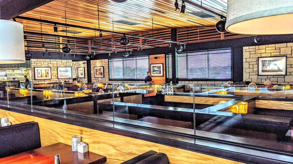 Charlestons Restaurant | restaurant | 8817 State Line Rd, Kansas City, MO 64114, USA | 8167311424 OR +1 816-731-1424