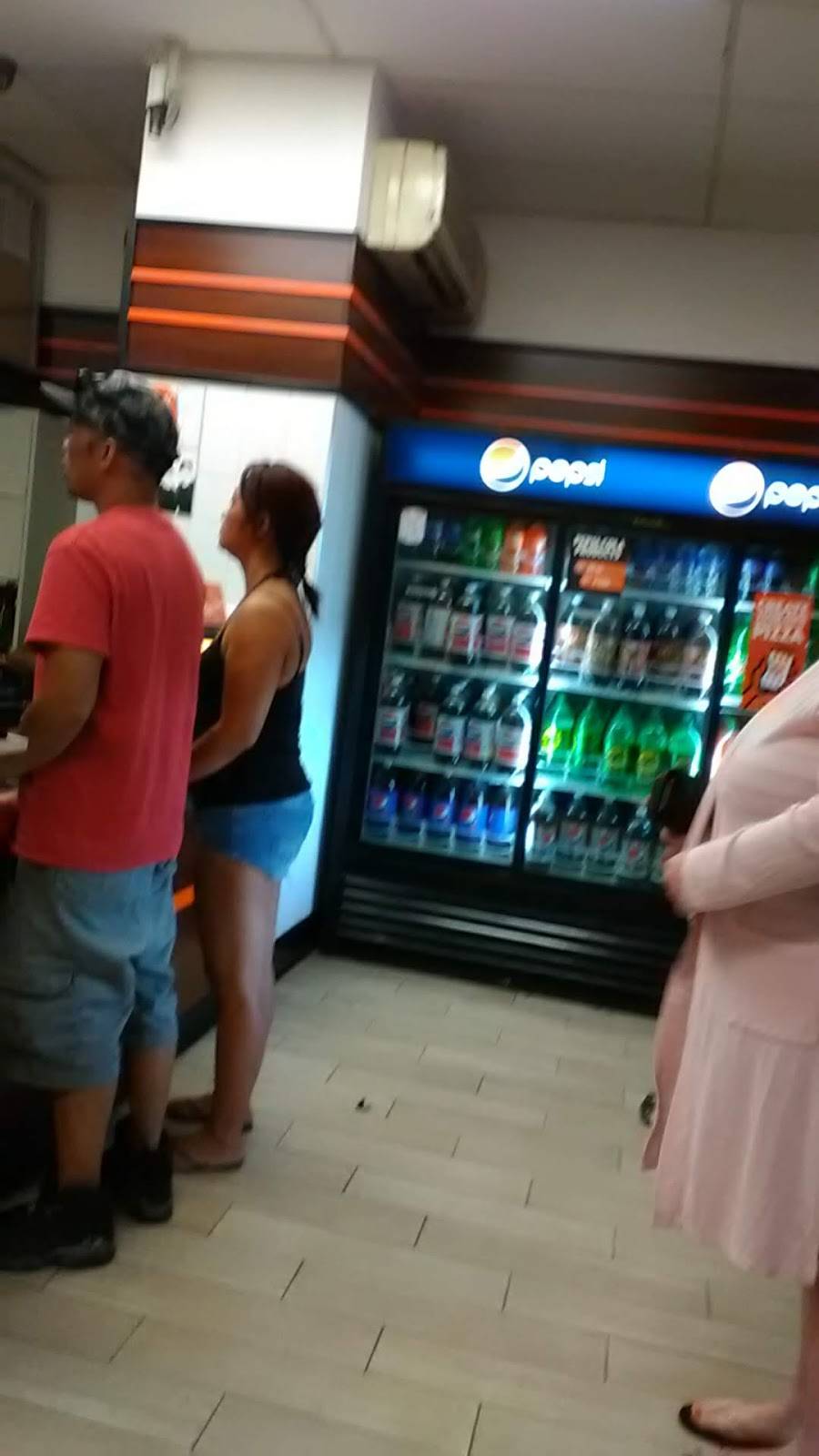 Little Caesars Pizza | meal takeaway | 2662 Gateway Dr, Anderson, CA 96007, USA | 5303655700 OR +1 530-365-5700