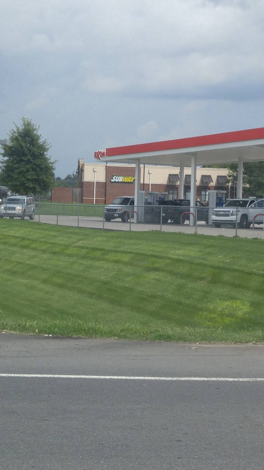 Subway | restaurant | 701 Sango Rd, Clarksville, TN 37043, USA | 9313584274 OR +1 931-358-4274