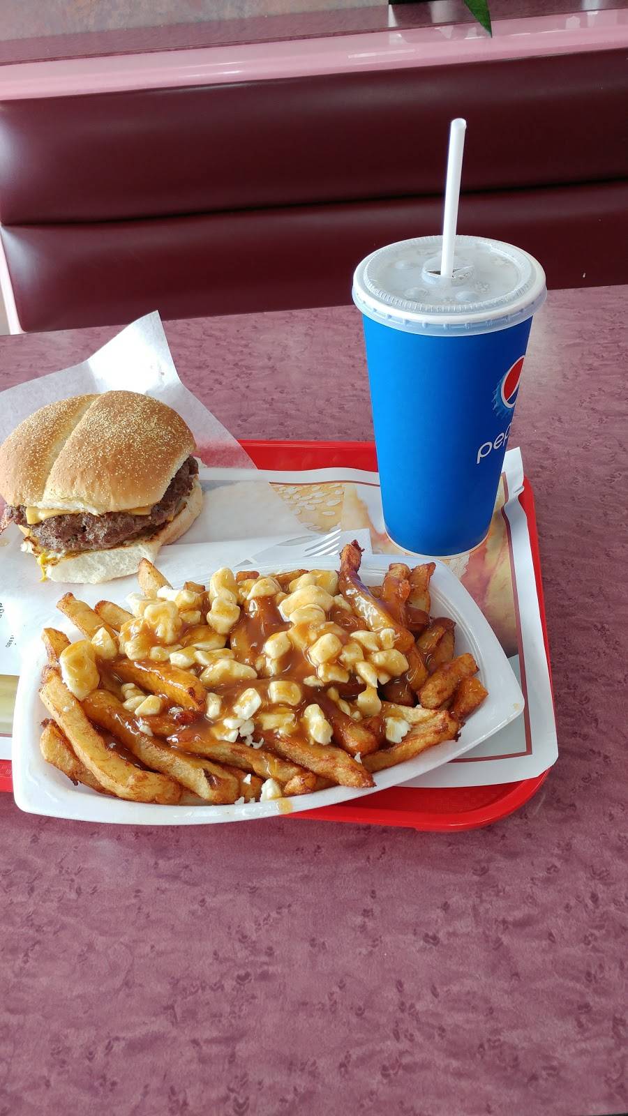 Restaurant La Belle Province | restaurant | 2690 Rue Dessaulles, Saint-Hyacinthe, QC J2S 2V5, Canada | 4502610120 OR +1 450-261-0120