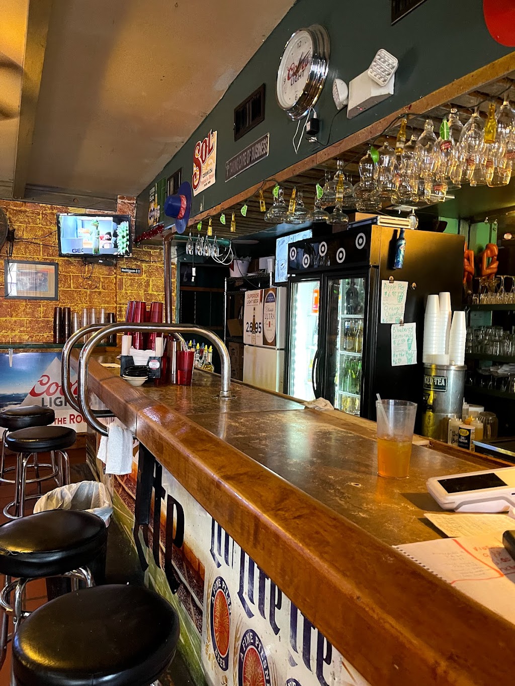 Charlies Corona Bar and Grill | restaurant | 3902 San Bernardo Ave, Laredo, TX 78041, USA | 9567258227 OR +1 956-725-8227