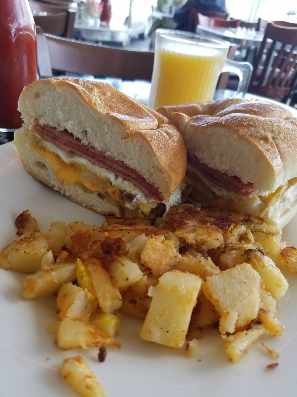 Fast Break | cafe | 1635 NJ-37, Toms River, NJ 08753, USA | 7325731100 OR +1 732-573-1100