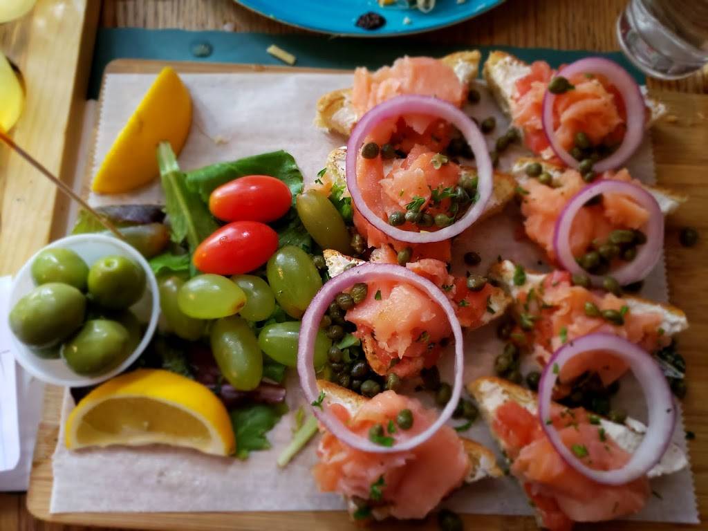 The Alcove | restaurant | 41-11 49th St, Sunnyside, NY 11104, USA | 3478134159 OR +1 347-813-4159