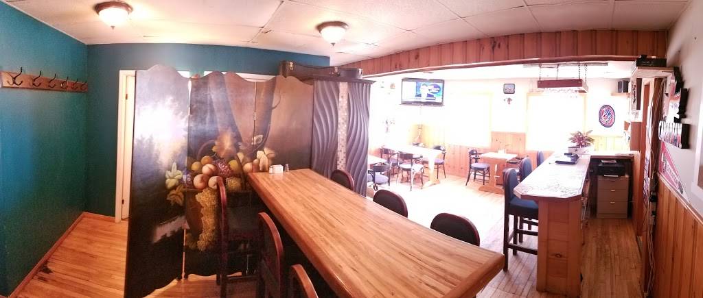 Resto La Barque | restaurant | 109 Rue Principale, Fassett, QC J0V 1H0, Canada | 8194235541 OR +1 819-423-5541