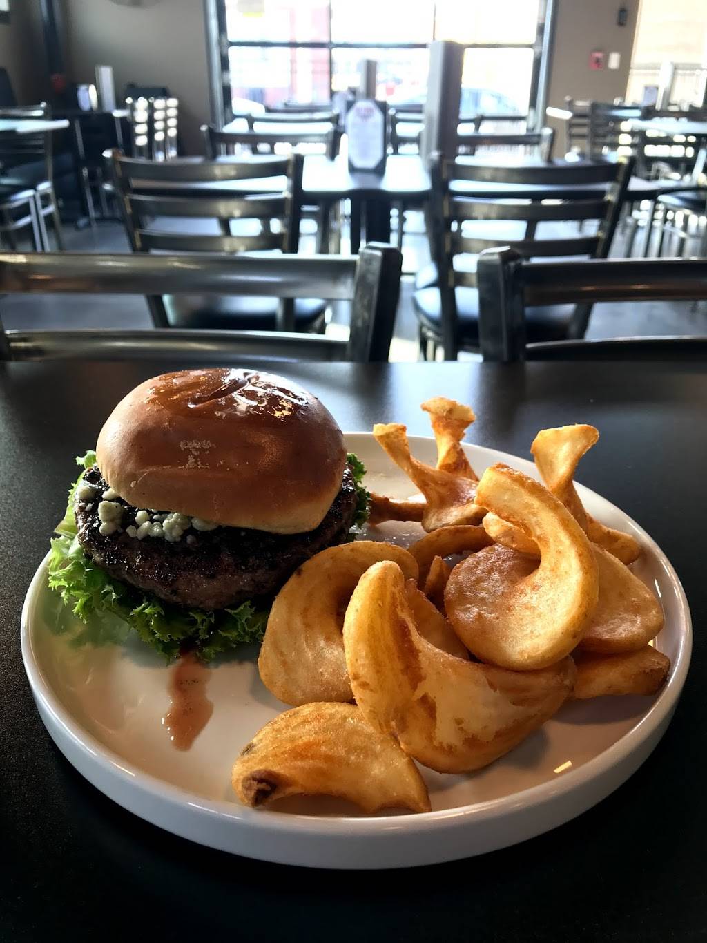 The Forge Steakhouse | restaurant | 25 E Adams St, Morton, IL 61550, USA | 3093230998 OR +1 309-323-0998