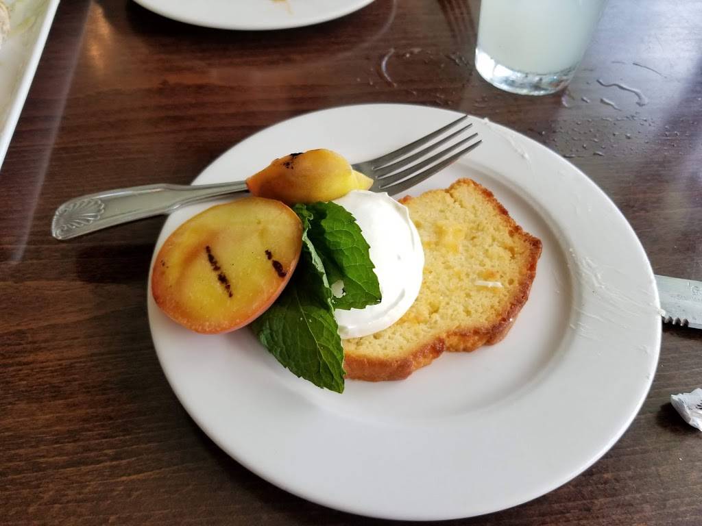 Serengeti Overlook Resturant And Pub | restaurant | 10165 McKinley Dr, Tampa, FL 33612, USA | 8138844386 OR +1 813-884-4386