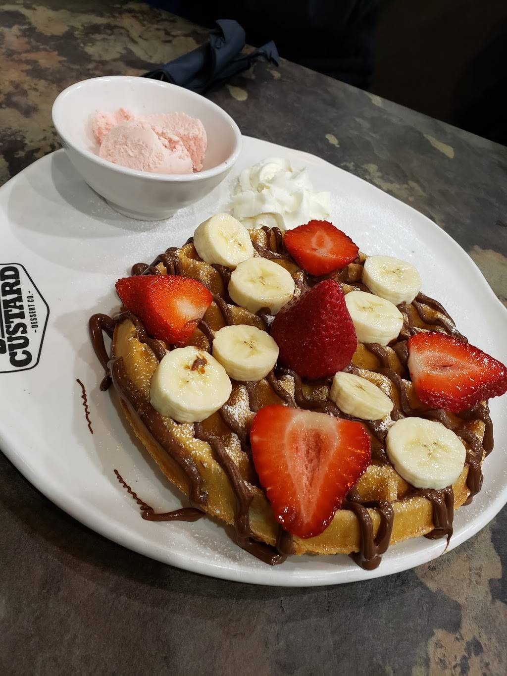 Johnny Custard | restaurant | 1961 Lawrence Ave E, Scarborough, ON M1R 2Y8, Canada | 4165517754 OR +1 416-551-7754