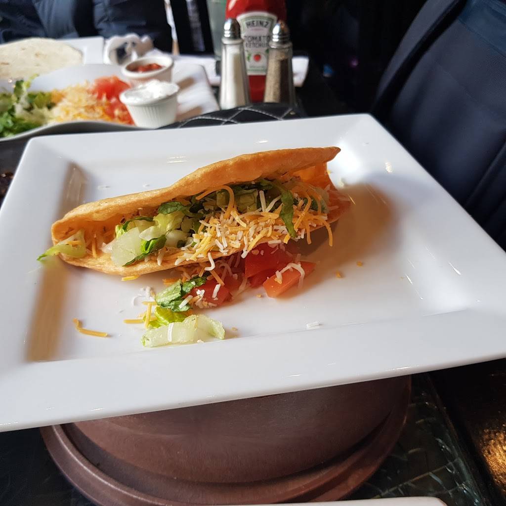 The District Bar and Grill | restaurant | 377 W Larned St, Detroit, MI 48226, USA | 3132858992 OR +1 313-285-8992