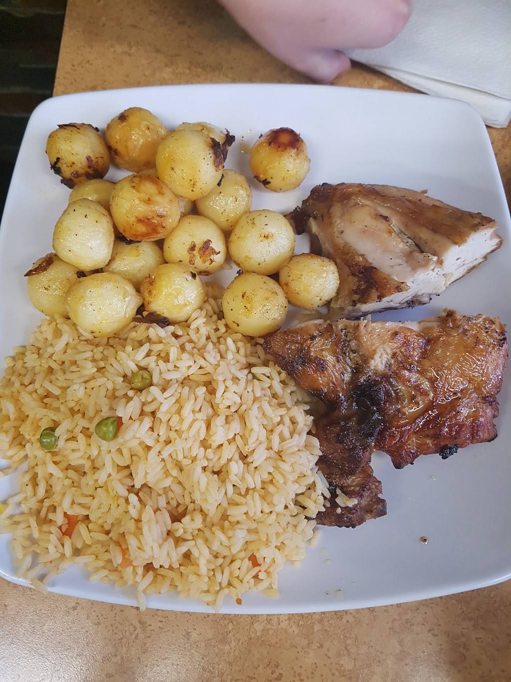 St Matthews BBQ Chicken | restaurant | 527 Rogers Rd, York, ON M6M 1B4, Canada | 4166584126 OR +1 416-658-4126