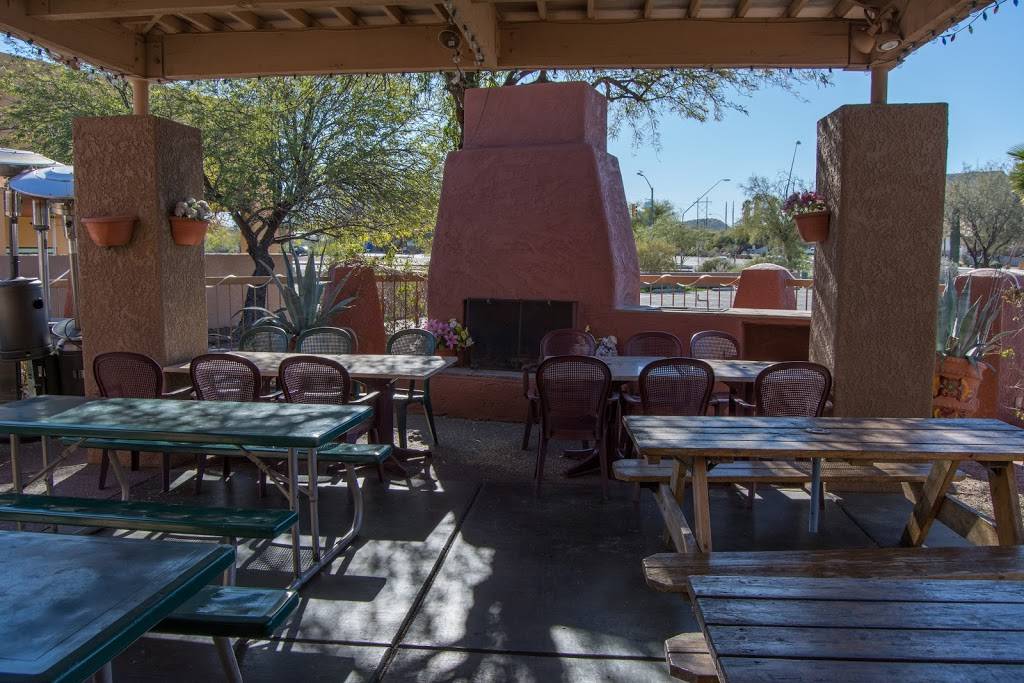 Bianchis | restaurant | 1110 N Silverbell Rd, Tucson, AZ 85745, USA | 5208828500 OR +1 520-882-8500