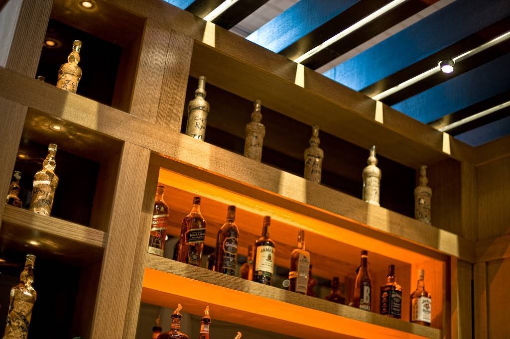 The District Bar & Kitchen | restaurant | 301 Union St, Nashville, TN 37201, USA | 6158916000 OR +1 615-891-6000