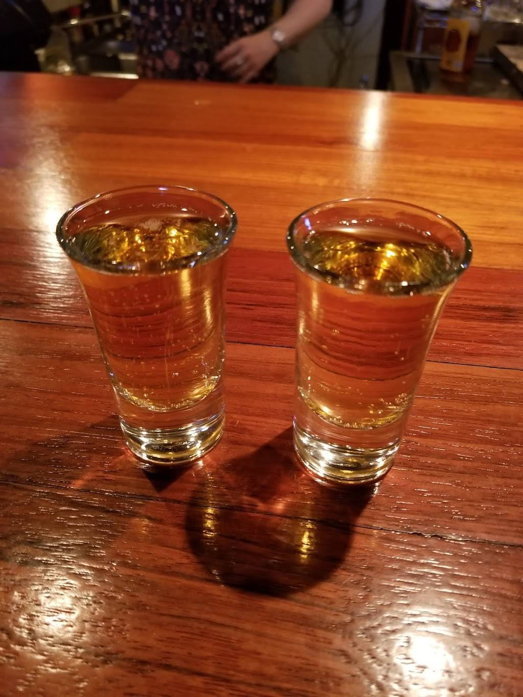 Shannons Irish Pub | restaurant | 428 N Main St, Glen Ellyn, IL 60137, USA | 6307909080 OR +1 630-790-9080