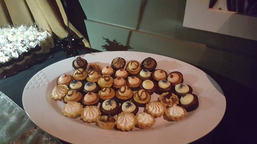 Town Kitchen & Bar | restaurant | 7301 SW 57th Ct, South Miami, FL 33143, USA | 3057408118 OR +1 305-740-8118