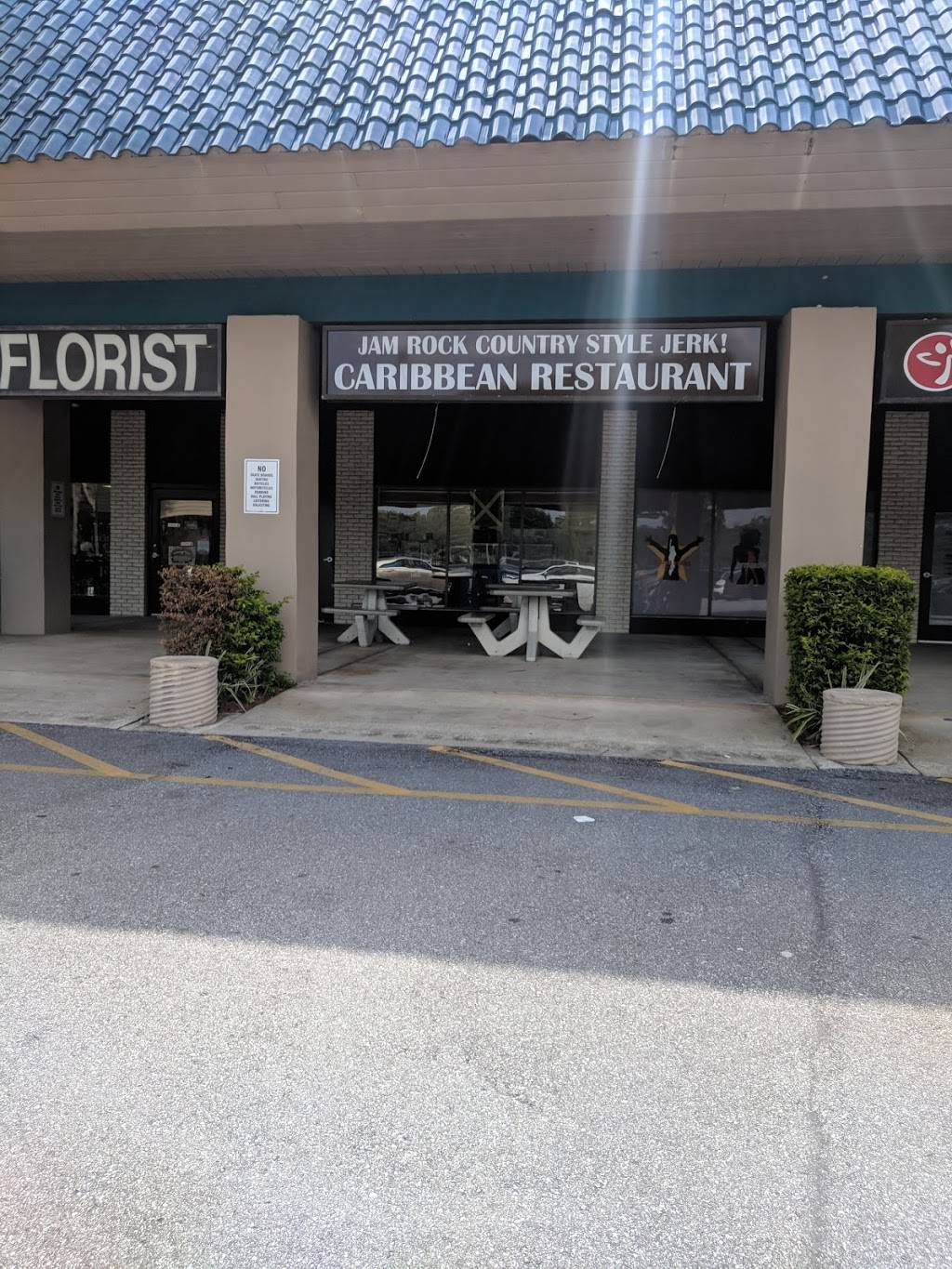 Jam Rock Country Caribbean Restaurant | restaurant | 840 Deltona Blv ste r, Deltona, FL 32725, USA | 3867427300 OR +1 386-742-7300