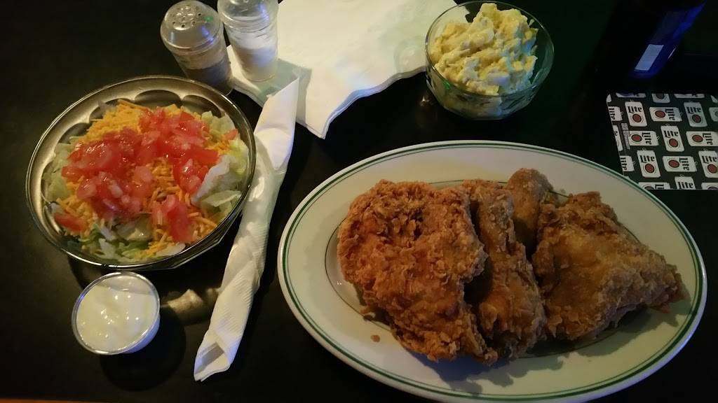 Beer 32 Bar & Grill. | restaurant | 4215 W Southport Rd, Peoria, IL 61615, USA | 3098392049 OR +1 309-839-2049