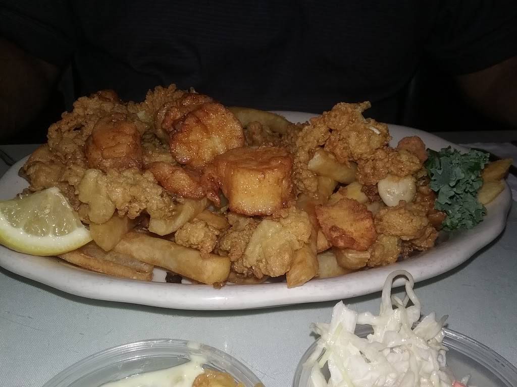 Cafe Roma | restaurant | 3371 Acushnet Ave, New Bedford, MA 02745, USA | 5089985281 OR +1 508-998-5281