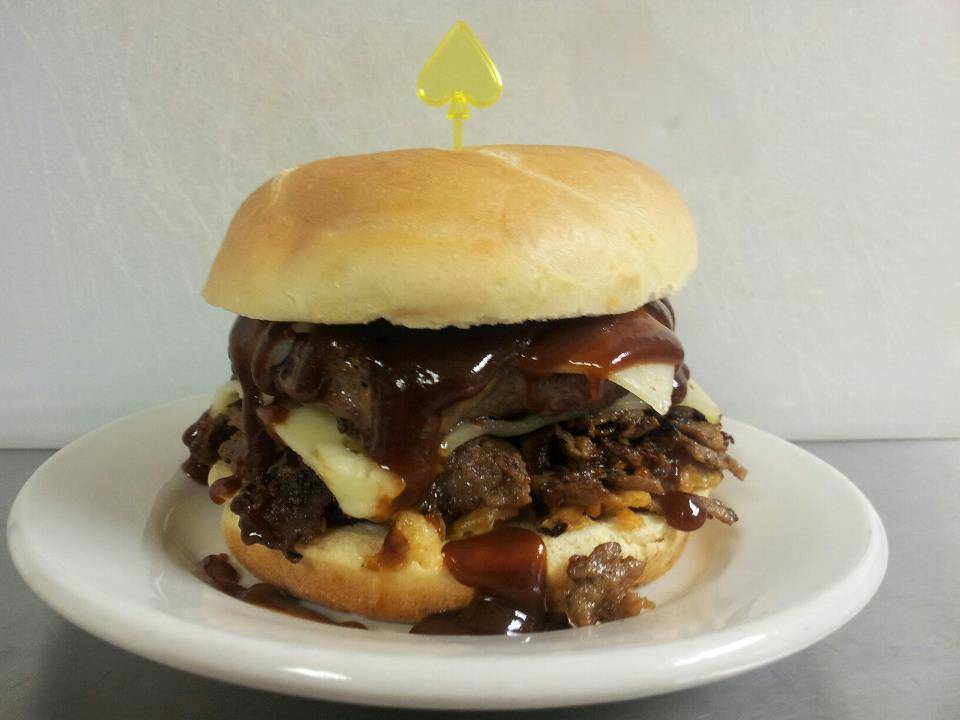 Whiskey Tavern | restaurant | 31 Main St, Newhall, IA 52315, USA | 3192235132 OR +1 319-223-5132