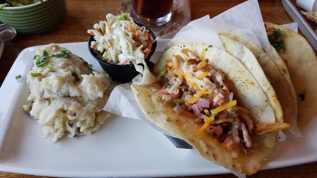 Applebees Grill + Bar | restaurant | 1507 36th St, Peru, IL 61354, USA | 8152201500 OR +1 815-220-1500