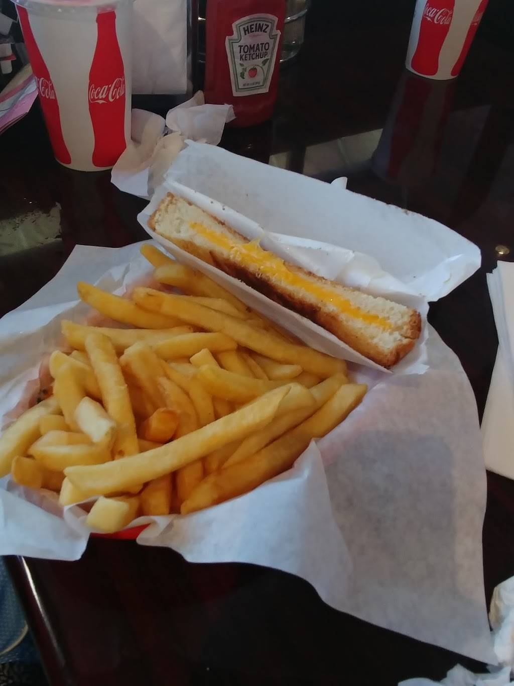 Johnnys Burgers | restaurant | 2029 E First St, Santa Ana, CA 92705, USA | 7145436078 OR +1 714-543-6078