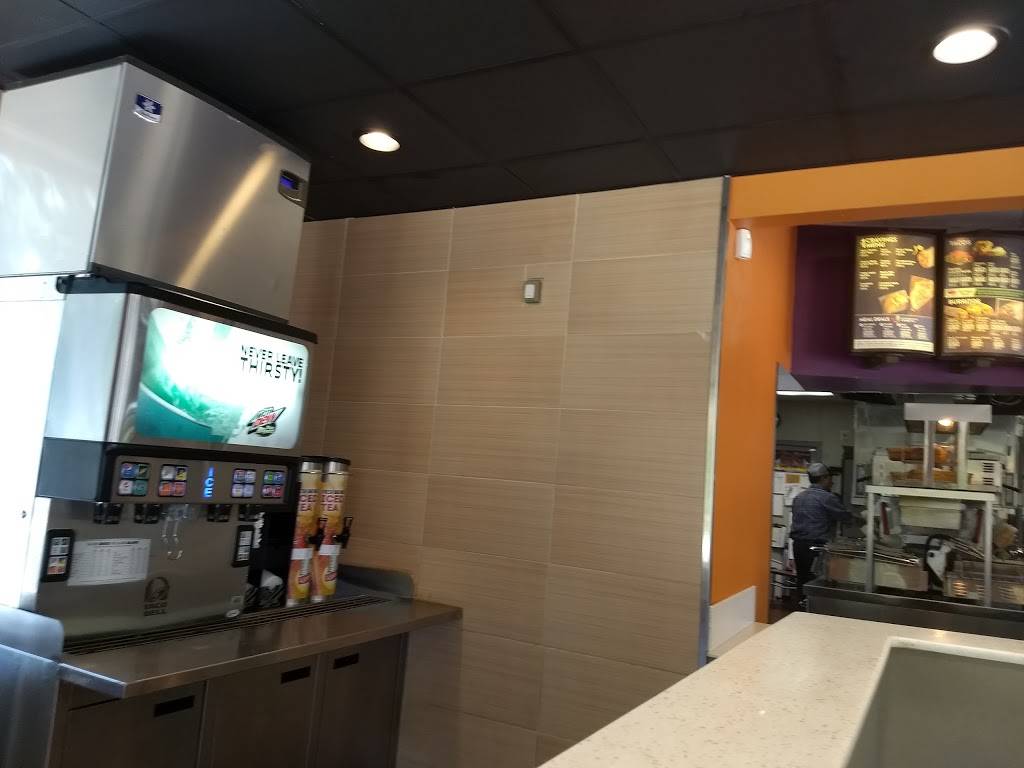 Taco Bell | meal takeaway | 375 E Main St, Sylva, NC 28779, USA | 8285868108 OR +1 828-586-8108
