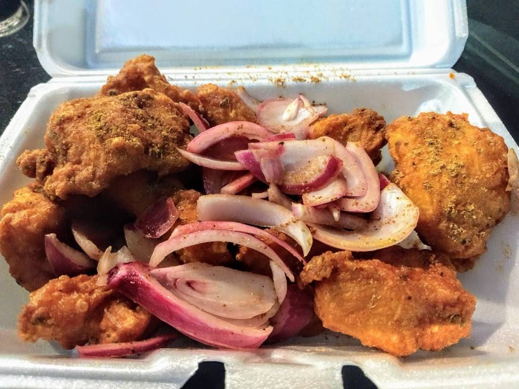 Pizza Bell & Wings | restaurant | 96 Centennial Pkwy N #4, Hamilton, ON L8E 1H7, Canada | 9055737333 OR +1 905-573-7333