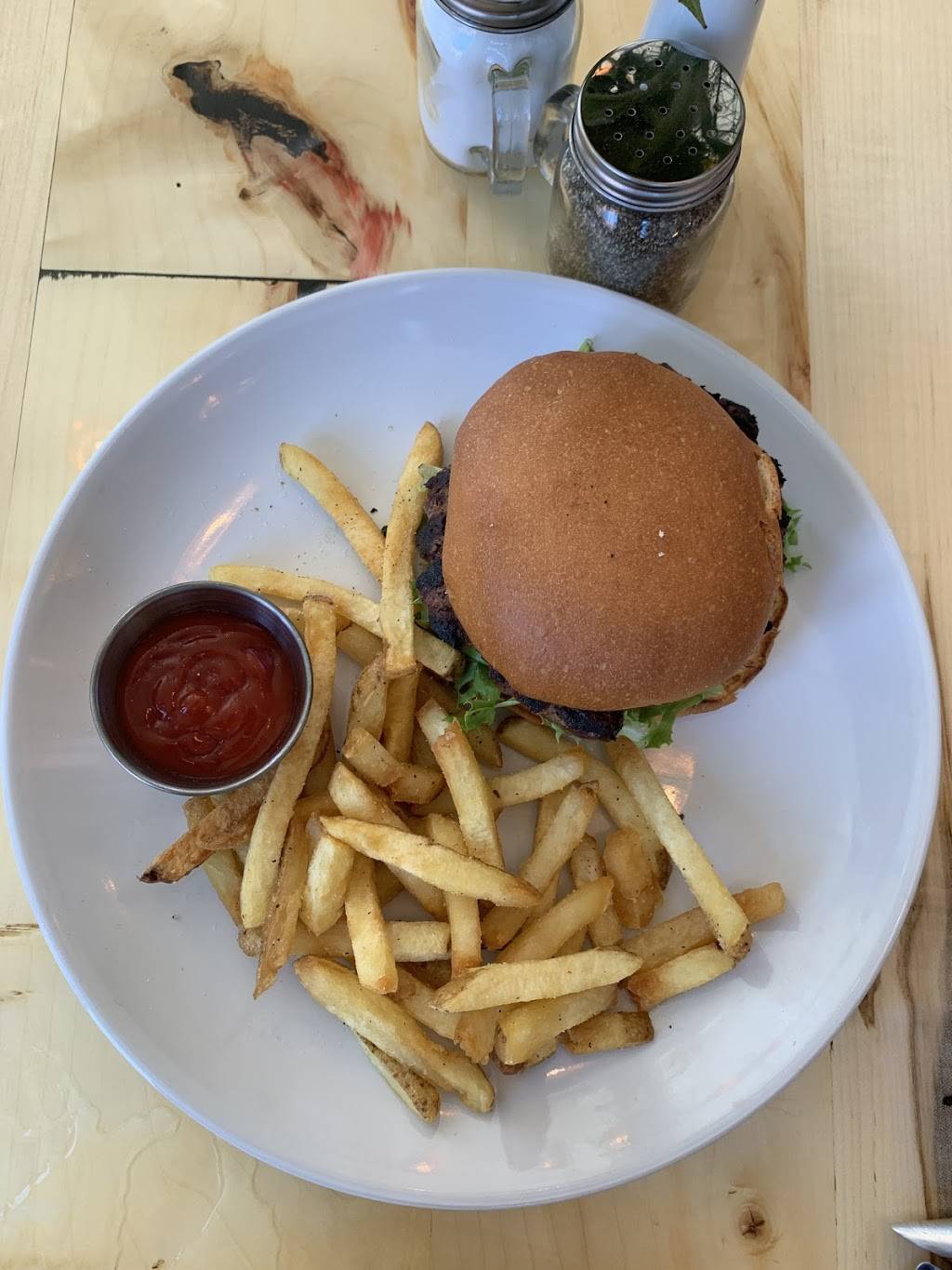 MI Table | restaurant | 213 Center Ave, Bay City, MI 48708, USA | 9895451230 OR +1 989-545-1230