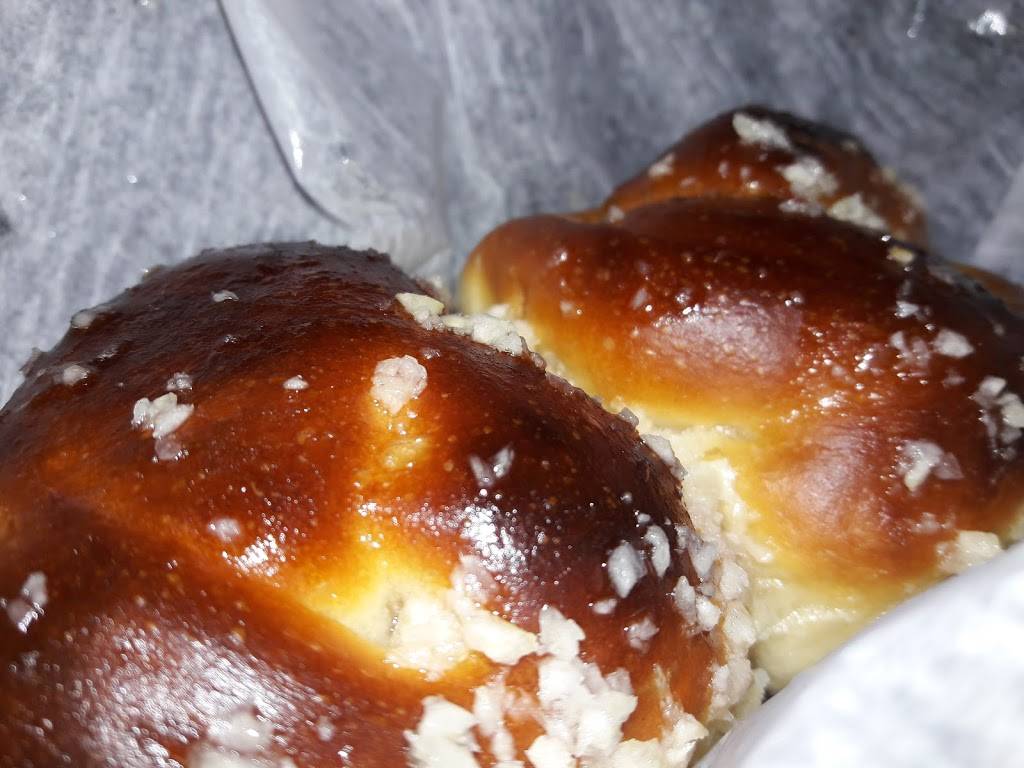 Ken & Mikes Pizza Pasta & More | restaurant | 16393 NW 67th Ave, Miami Lakes, FL 33014, USA | 3055580888 OR +1 305-558-0888