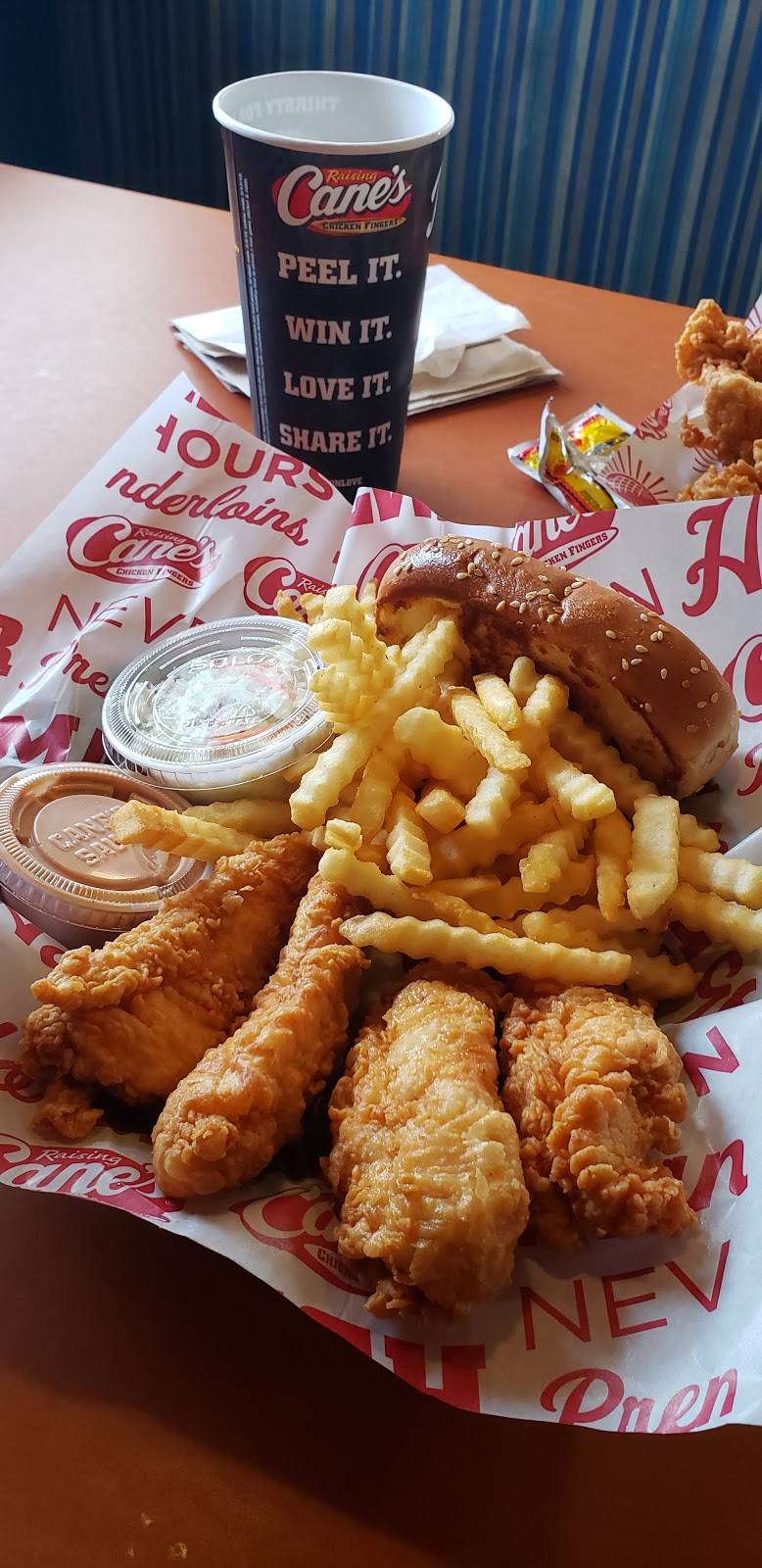 Raising Canes Chicken Fingers | meal takeaway | 6311 Custer Rd, Frisco, TX 75035, USA | 9729083956 OR +1 972-908-3956
