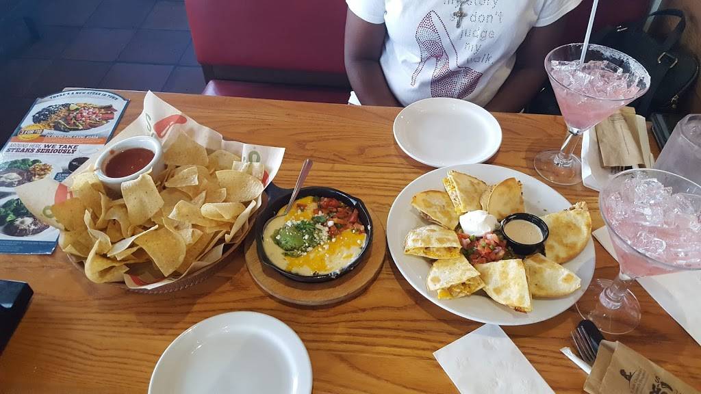 Chilis Grill & Bar | restaurant | 12815 Preston Rd, Dallas, TX 75230, USA | 9729913855 OR +1 972-991-3855