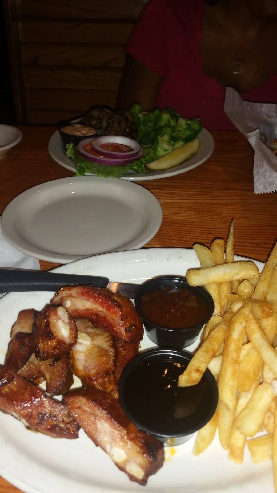 Legends Grille | restaurant | 9969 Jefferson Davis Hwy, Fredericksburg, VA 22407, USA | 5408342443 OR +1 540-834-2443