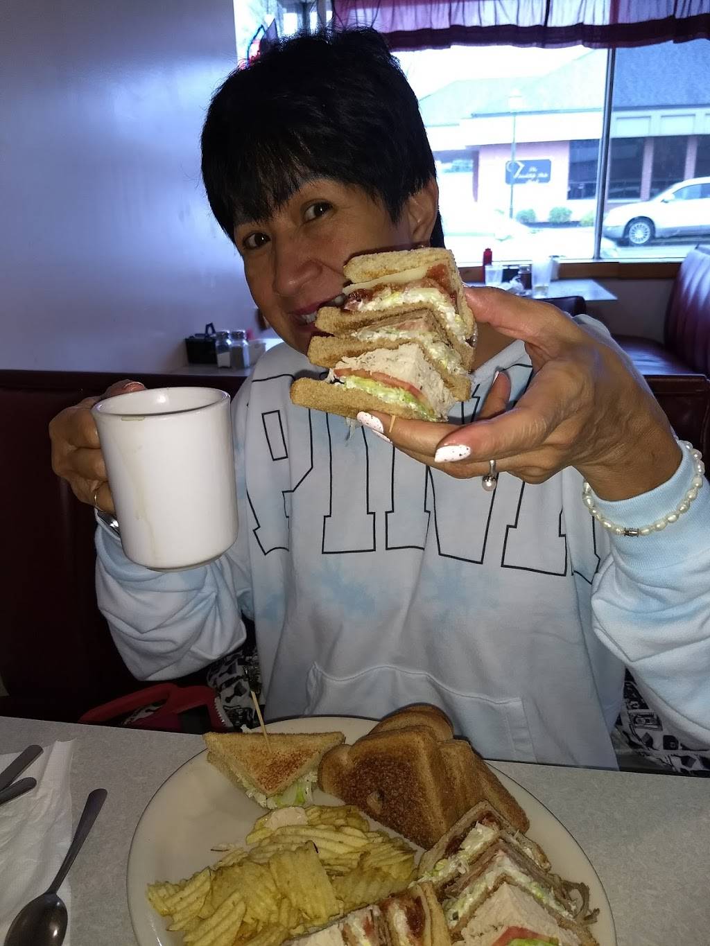 Jacks Place | restaurant | 406 Main St, Rising Sun, IN 47040, USA | 8124384936 OR +1 812-438-4936