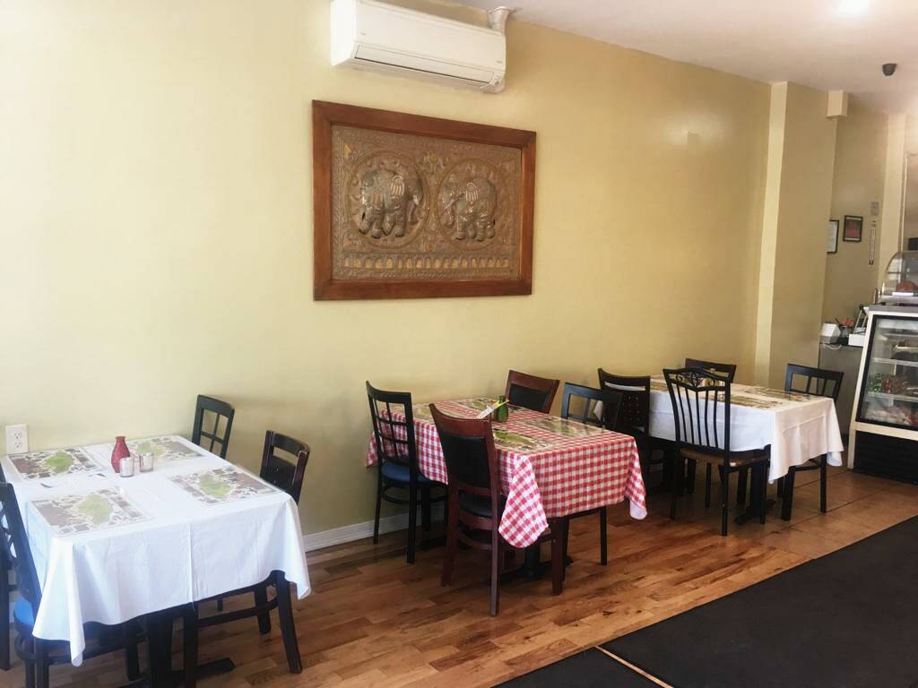 Rowes | restaurant | 4122 Avenue D, Brooklyn, NY 11203, USA | 7184218898 OR +1 718-421-8898