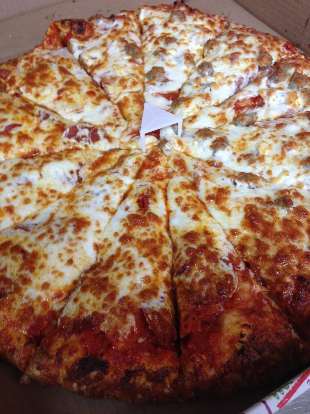 Free Topping Pizza | restaurant | 210 King St E, Bowmanville, ON L1C 1P3, Canada | 9056972002 OR +1 905-697-2002