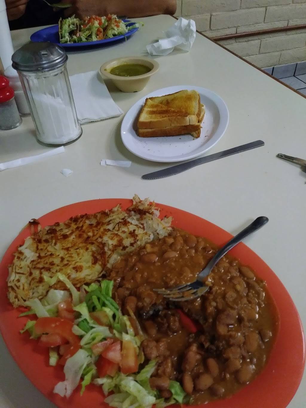 Hamburger House | restaurant | 676 N Carolina Dr, El Paso, TX 79915, USA | 9155935750 OR +1 915-593-5750