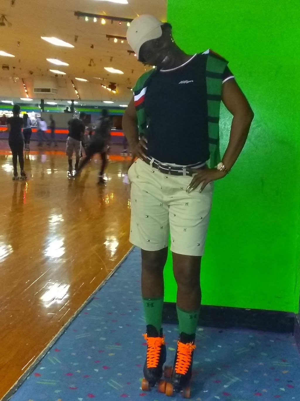 East End Skating Center | restaurant | 5718 Mt Moriah Rd, Memphis, TN 38115, USA | 9013637785 OR +1 901-363-7785