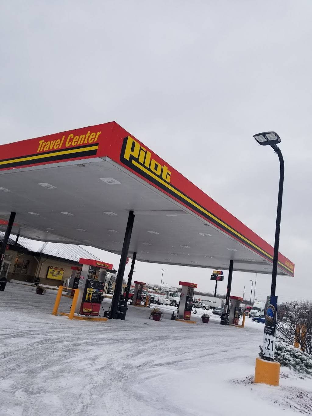 Pilot Travel Center | restaurant | 6900 Old U.S. 27, Fremont, IN 46737, USA | 2608331987 OR +1 260-833-1987