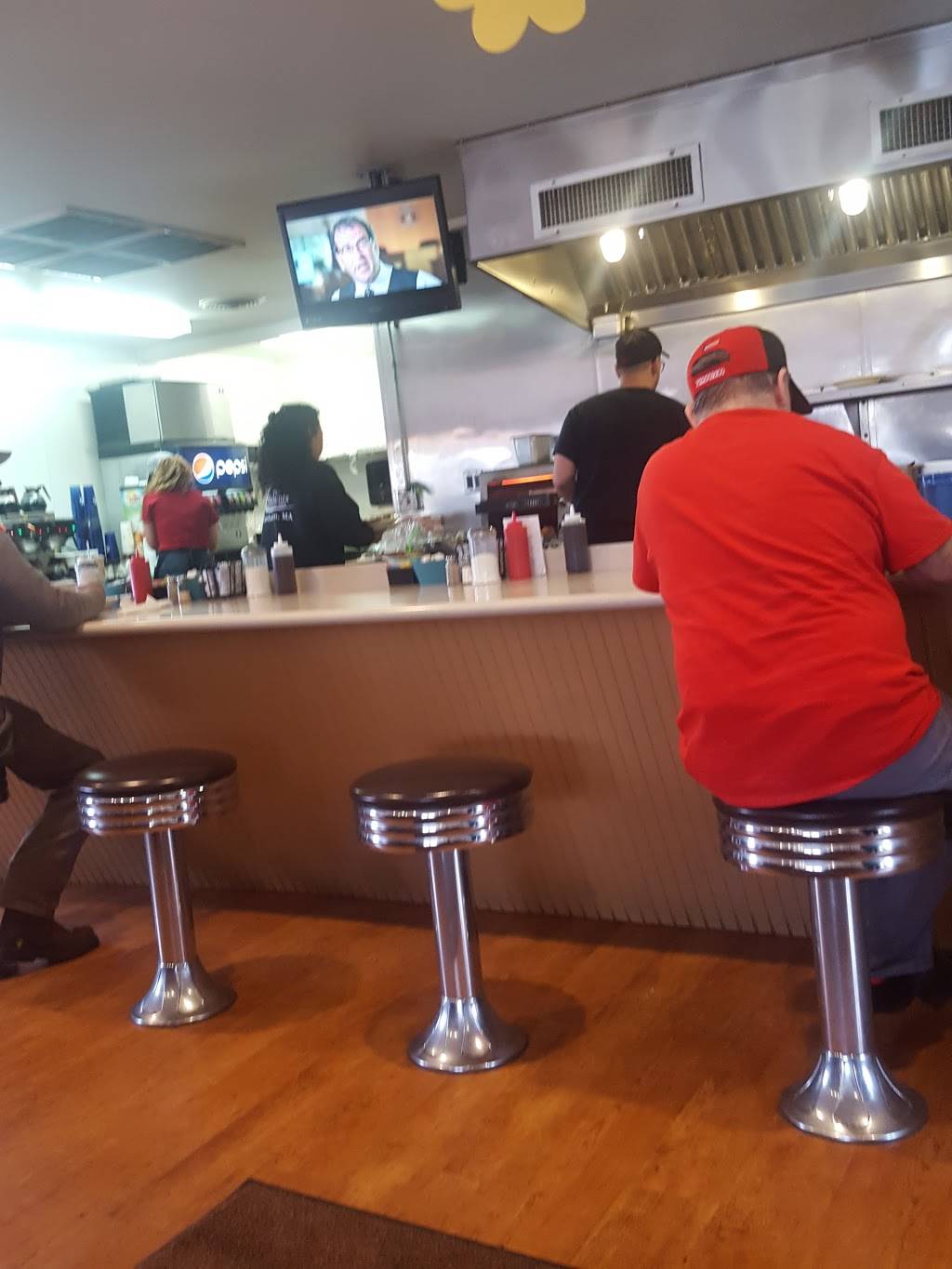 The Phoenix Restaurant | restaurant | 140 Huttleston Ave, Fairhaven, MA 02719, USA | 7749927586 OR +1 774-992-7586