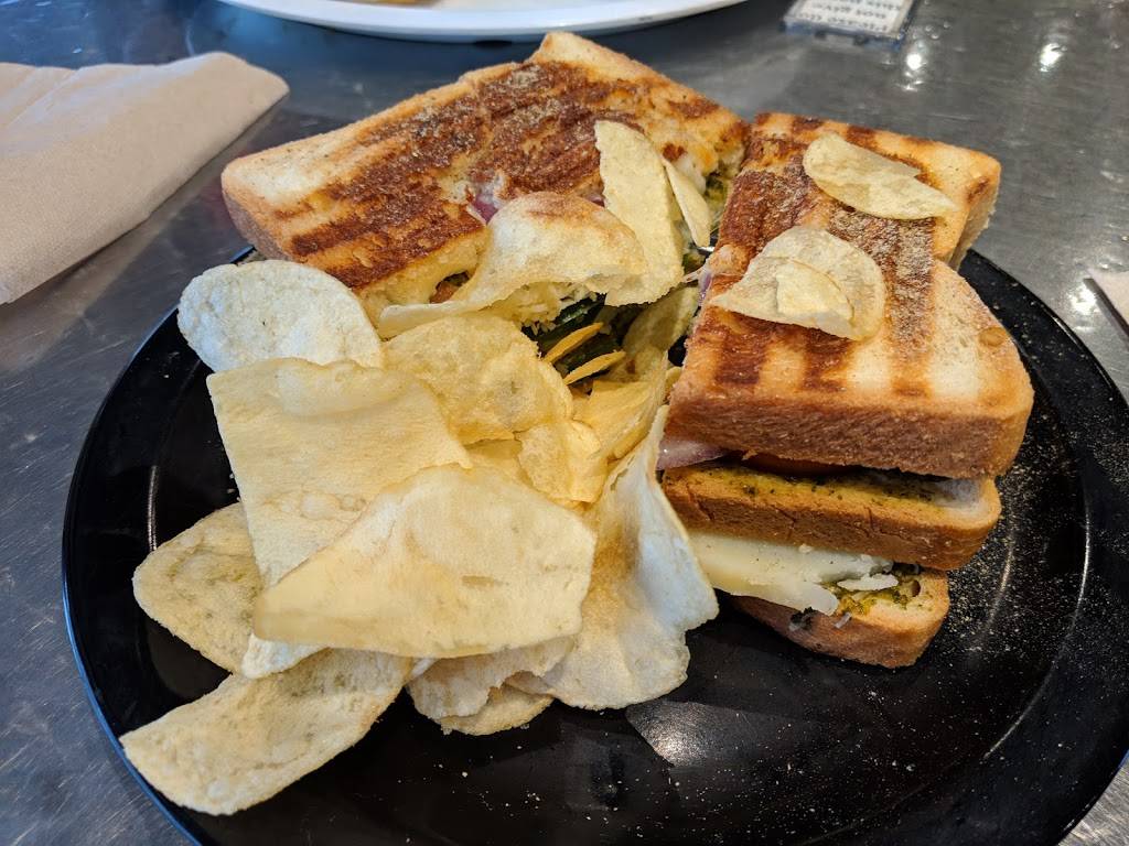 NeeHees Indian Vegetarian Street Food | restaurant | 45656 Ford Rd, Canton, MI 48187, USA | 7347379777 OR +1 734-737-9777