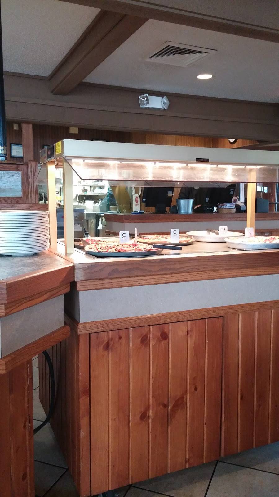 Pizza Hut | meal takeaway | 1401 E Main St, Reedsburg, WI 53959, USA | 6085246333 OR +1 608-524-6333