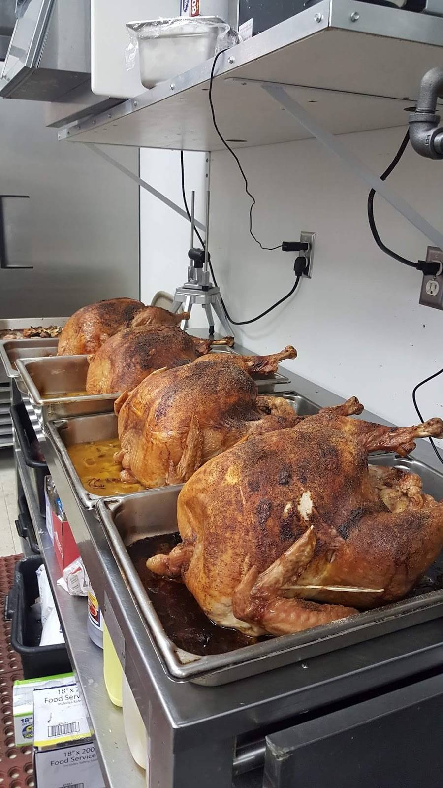 The Hunger Squad Cafe & Catering | restaurant | 15561 W High St, Middlefield, OH 44062, USA | 4403172351 OR +1 440-317-2351